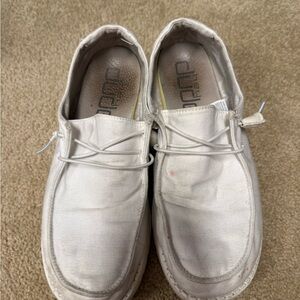 Women’s Casual Canvas Slip-On Sneakers in Off-White